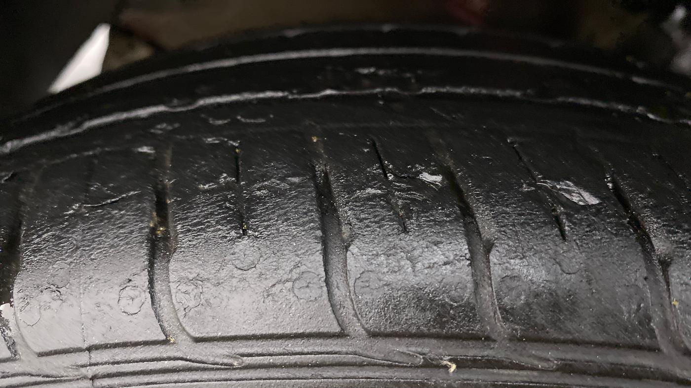 2020 Hyundai AURA SX PLUS 1.2 AMT, Petrol, Automatic, 28,167 km, Left Front Tyre Tread