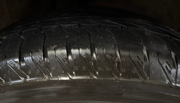 2025 Mahindra XUV700 AX 7 P MT 7 STR, Petrol, Manual, 6,361 km, Right Rear Tyre Tread