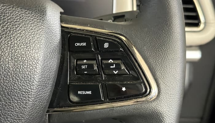 2025 Mahindra XUV700 AX 7 P MT 7 STR, Petrol, Manual, 6,361 km, Adaptive Cruise Control