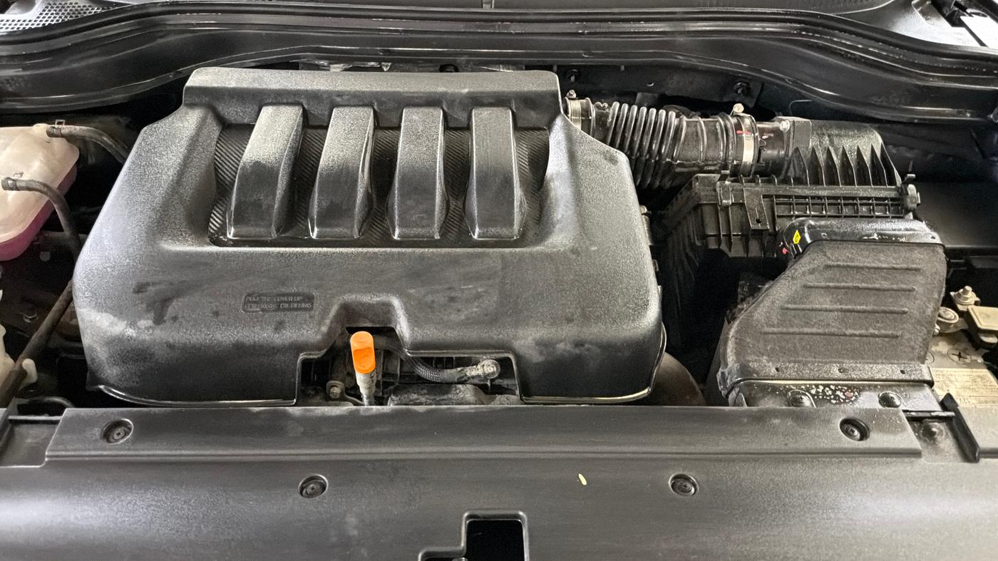 2025 Mahindra XUV700 AX 7 P MT 7 STR, Petrol, Manual, 6,361 km, Engine View