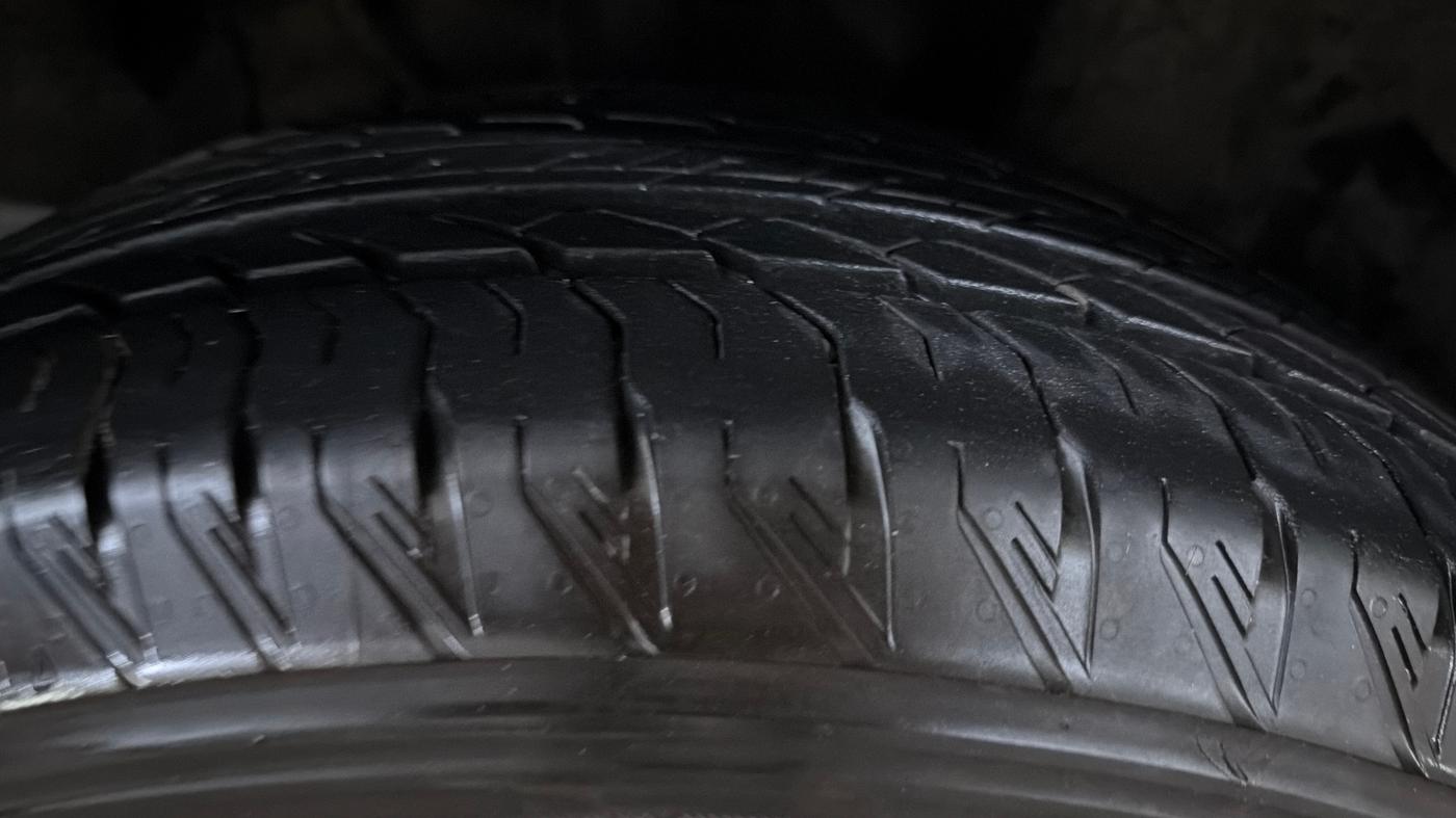 2025 Mahindra XUV700 AX 7 P MT 7 STR, Petrol, Manual, 6,361 km, Right Front Tyre Tread