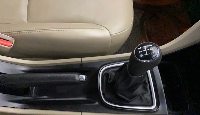 2017 Maruti Ciaz ALPHA 1.4 PETROL, Petrol, Manual, 63,960 km, Gear Lever