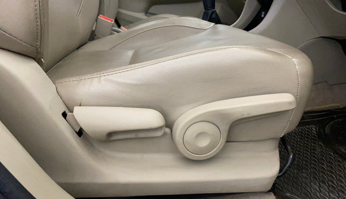 2017 Maruti Ciaz ALPHA 1.4 PETROL, Petrol, Manual, 63,960 km, Driver Side Adjustment Panel