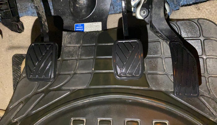 2017 Maruti Ciaz ALPHA 1.4 PETROL, Petrol, Manual, 63,960 km, Pedals