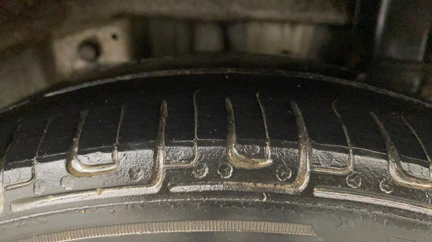 2018 Hyundai Eon SPORTZ, Petrol, Manual, 1,15,605 km, Left Rear Tyre Tread