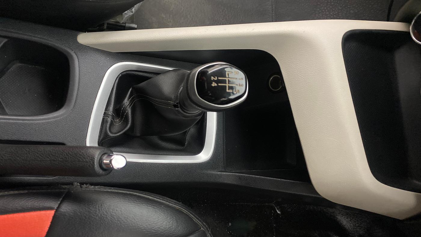 2023 Nissan MAGNITE XL, Petrol, Manual, 41,774 km, Gear Lever