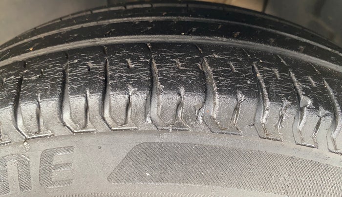 2020 Tata ALTROZ XE PETROL, Petrol, Manual, 48,742 km, Left Front Tyre Tread