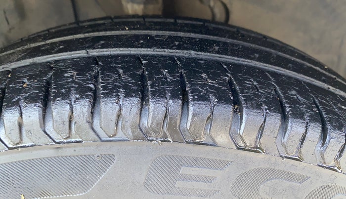 2020 Tata ALTROZ XE PETROL, Petrol, Manual, 48,742 km, Right Front Tyre Tread