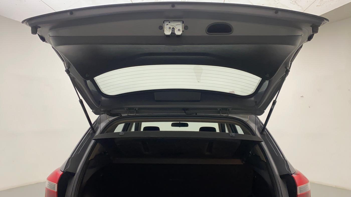 2016 Hyundai Creta SX PLUS 1.6 PETROL, Petrol, Manual, 1,18,762 km, Boot Door Open