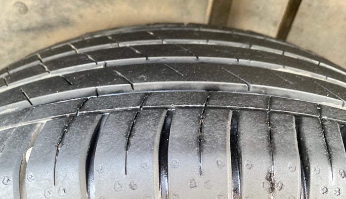 2022 MG HECTOR PLUS SHARP 1.5 PETROL TURBO CVT 6-STR, Petrol, Automatic, 76,670 km, Left Rear Tyre Tread