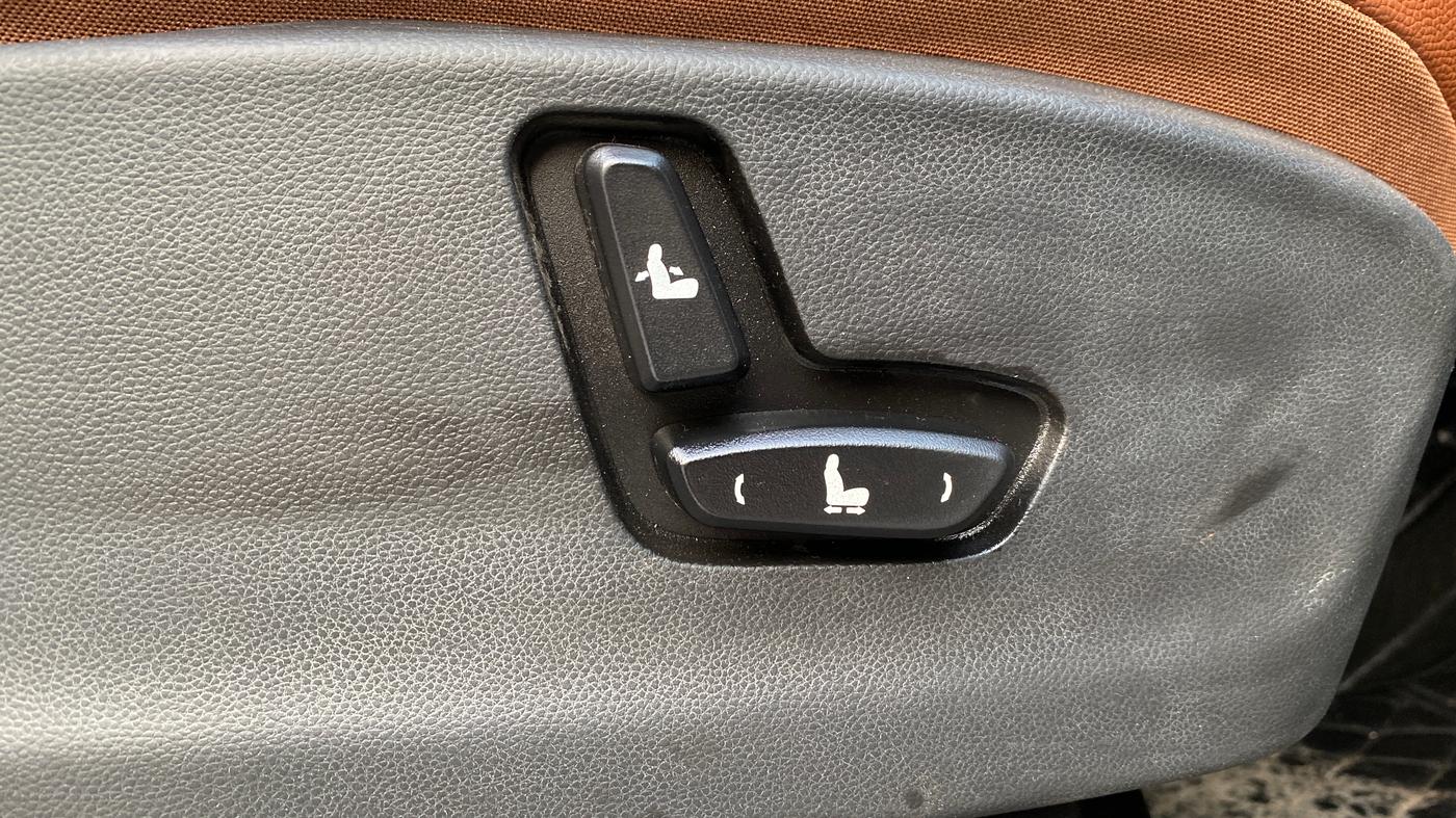 2022 MG HECTOR PLUS SHARP 1.5 PETROL TURBO CVT 6-STR, Petrol, Automatic, 76,670 km, Driver Side Adjustment Panel