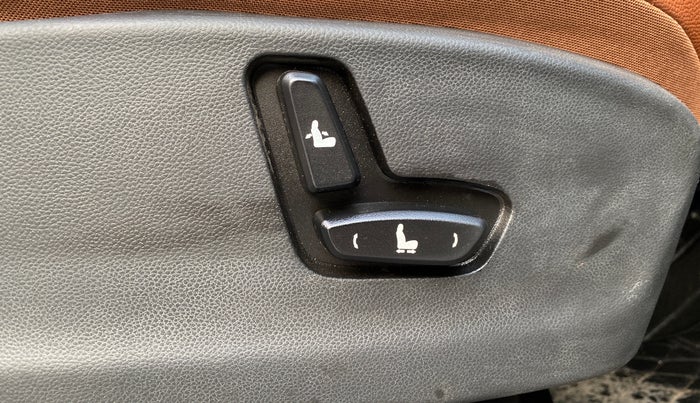 2022 MG HECTOR PLUS SHARP 1.5 PETROL TURBO CVT 6-STR, Petrol, Automatic, 76,670 km, Driver Side Adjustment Panel