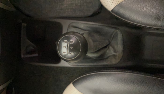 2016 Hyundai Eon ERA +, Petrol, Manual, 99,027 km, Gear Lever