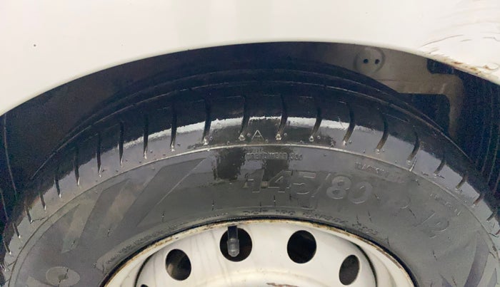 2016 Hyundai Eon ERA +, Petrol, Manual, 99,027 km, Right Front Tyre Tread