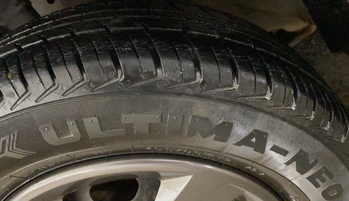 2017 Renault Kwid RXL, Petrol, Manual, 8,313 km, Left Front Tyre Tread