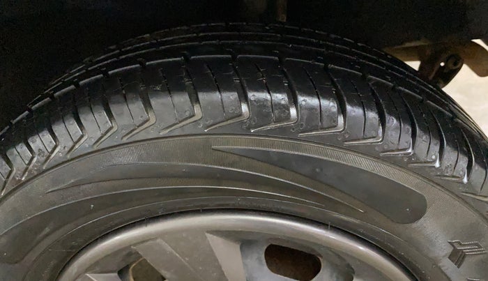 2017 Renault Kwid RXL, Petrol, Manual, 8,313 km, Left Rear Tyre Tread