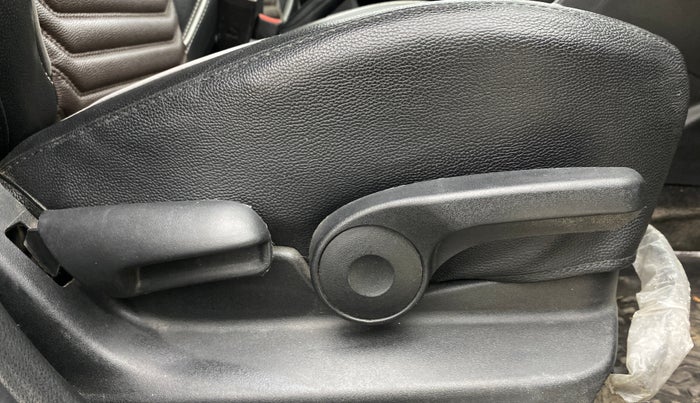 2021 Toyota URBAN CRUISER HIGH GRADE MT, Petrol, Manual, 58,769 km, Driver Side Adjustment Panel