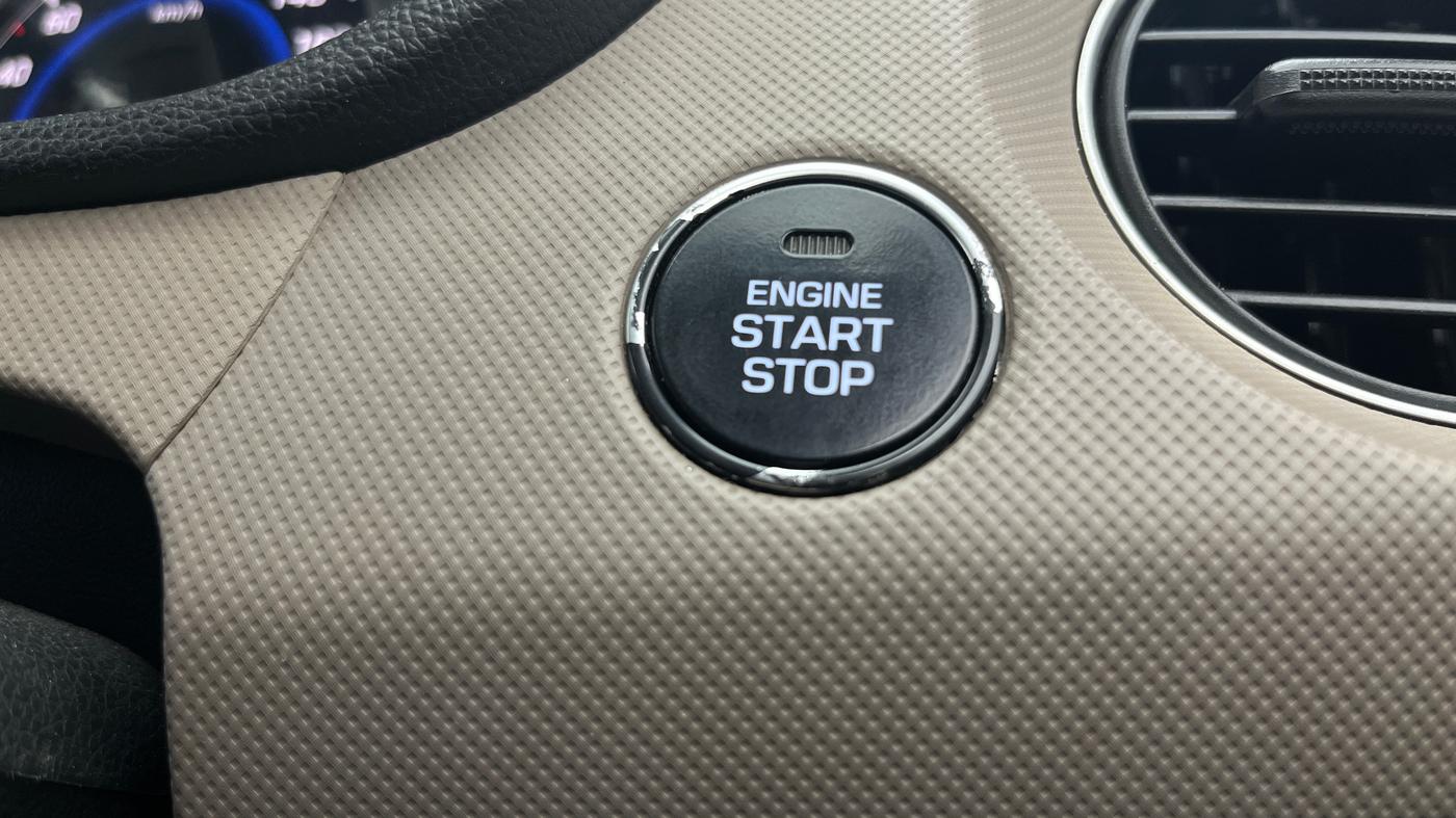 2016 Hyundai Grand i10 ASTA AT 1.2 KAPPA VTVT, Petrol, Automatic, 44,307 km, Keyless Start/ Stop Button