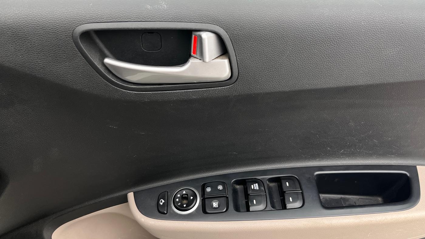 2016 Hyundai Grand i10 ASTA AT 1.2 KAPPA VTVT, Petrol, Automatic, 44,307 km, Driver Side Door Panels Control