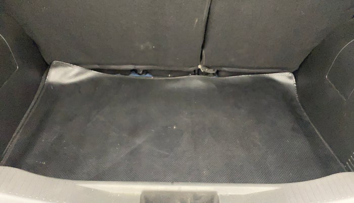 2022 Renault Kiger RXT (O) AMT DUAL TONE, Petrol, Automatic, 29,013 km, Boot Inside