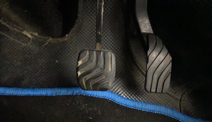 2022 Renault Kiger RXT (O) AMT DUAL TONE, Petrol, Automatic, 29,013 km, Pedals