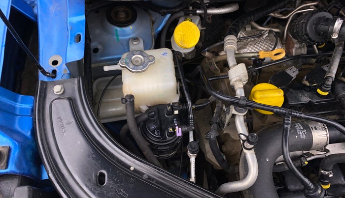 2022 Renault Kiger RXT (O) AMT DUAL TONE, Petrol, Automatic, 29,013 km, Engine View - Right