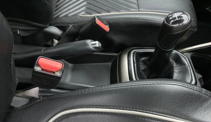 2019 Maruti IGNIS DELTA 1.2, Petrol, Manual, 66,900 km, Gear Lever