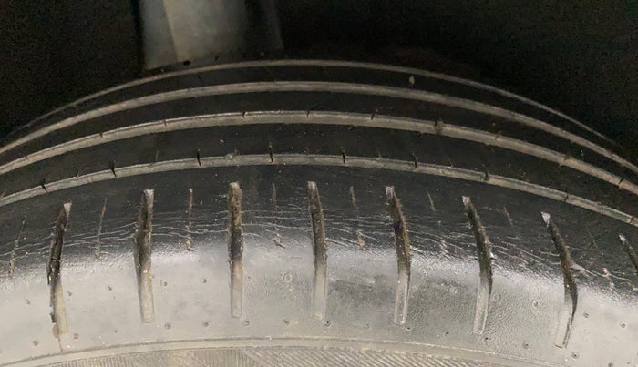 2017 Maruti Baleno ZETA PETROL 1.2, Petrol, Manual, 34,933 km, Right Rear Tyre Tread