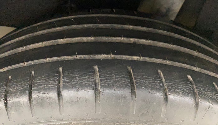 2017 Maruti Baleno ZETA PETROL 1.2, Petrol, Manual, 34,933 km, Left Rear Tyre Tread