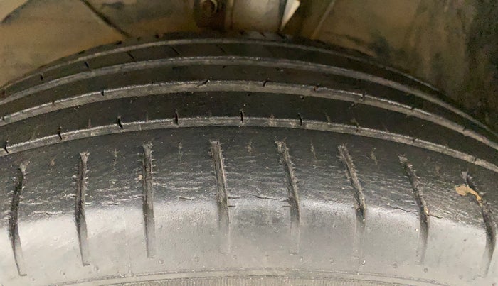2017 Maruti Baleno ZETA PETROL 1.2, Petrol, Manual, 34,933 km, Left Front Tyre Tread
