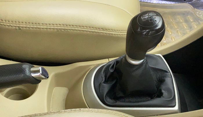 2012 Hyundai Verna FLUIDIC 1.6 VTVT SX, Petrol, Manual, 60,226 km, Gear Lever