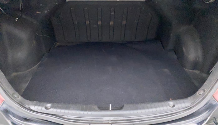 2012 Hyundai Verna FLUIDIC 1.6 VTVT SX, Petrol, Manual, 60,226 km, Boot Inside