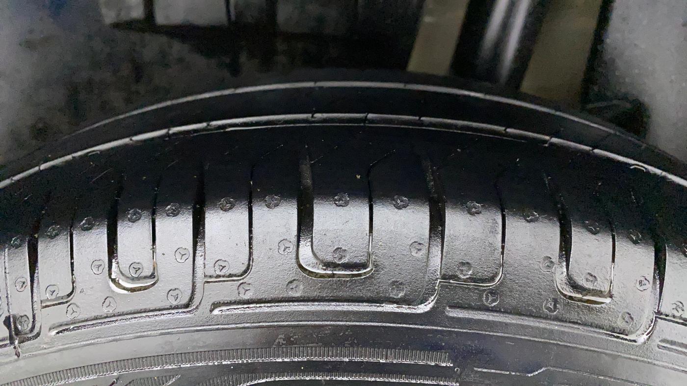 2017 Maruti Dzire VDI, Diesel, Manual, 1,02,730 km, Left Rear Tyre Tread