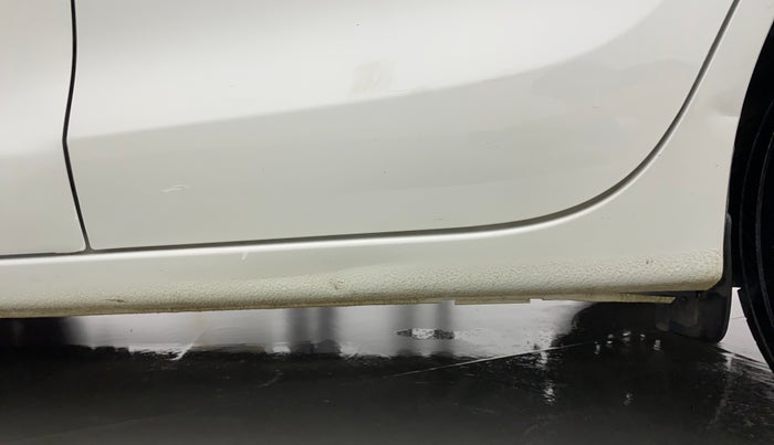 2017 Maruti Dzire VDI, Diesel, Manual, 1,02,730 km, Left running board - Slightly dented