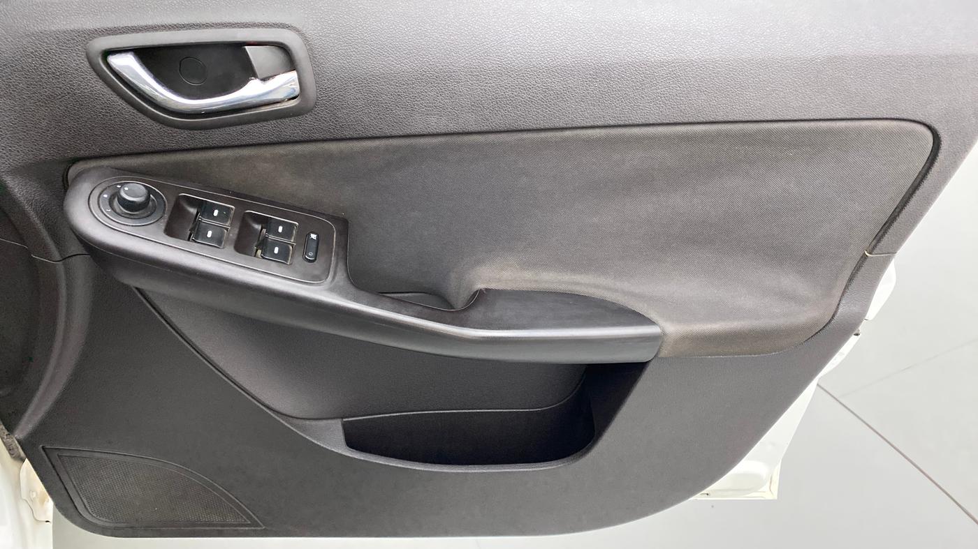 2015 Tata Zest XT QUADRAJET 90PS, Diesel, Manual, 72,219 km, Driver Side Door Panels Control