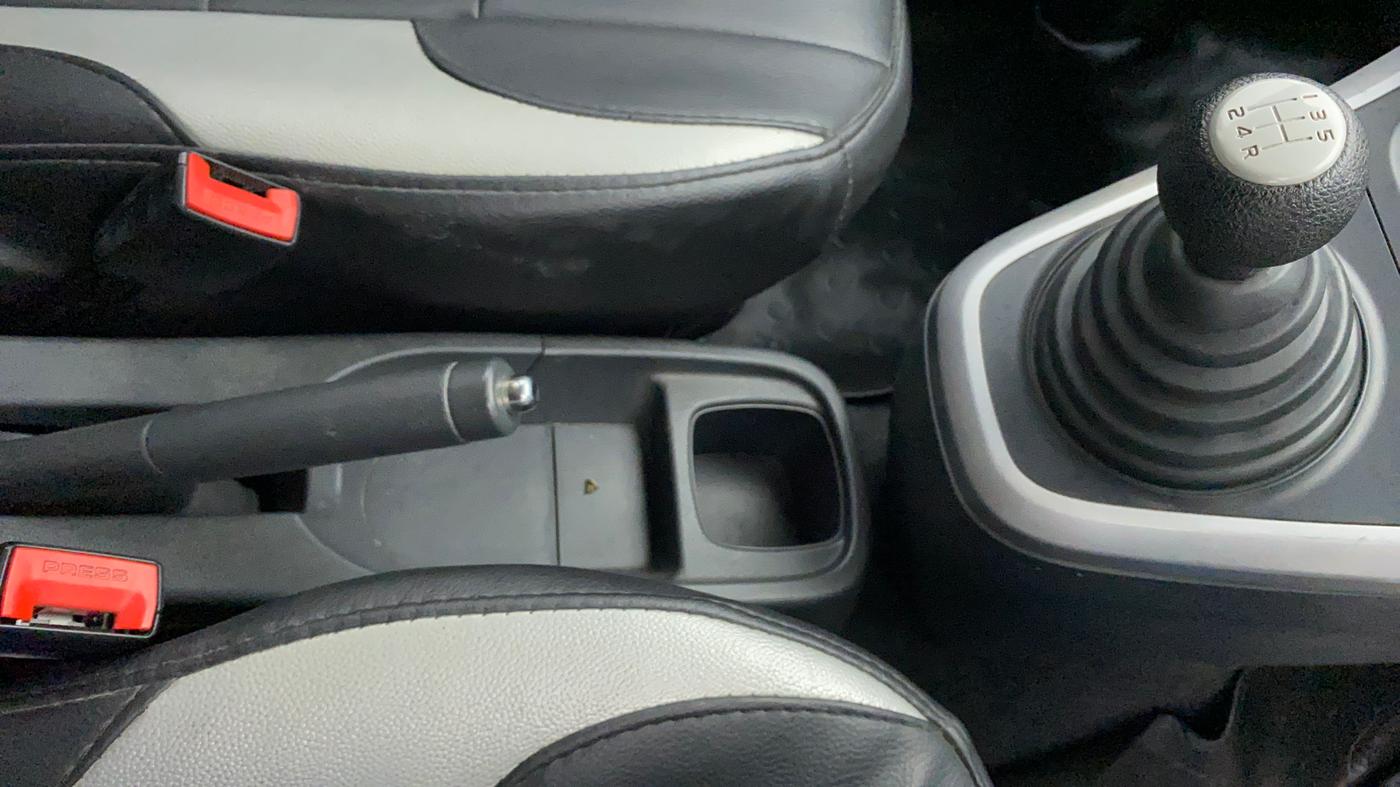 2013 Maruti Ritz VXI, Petrol, Manual, 61,680 km, Gear Lever