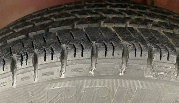 2015 Maruti Alto K10 VXI, Petrol, Manual, 24,331 km, Left Front Tyre Tread