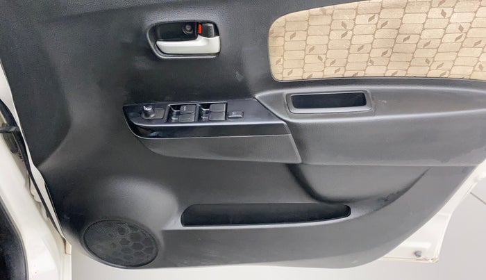 2017 Maruti Wagon R 1.0 VXI (O) AMT, Petrol, Automatic, 70,934 km, Driver Side Door Panels Control