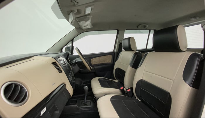 2017 Maruti Wagon R 1.0 VXI (O) AMT, Petrol, Automatic, 70,934 km, Right Side Front Door Cabin