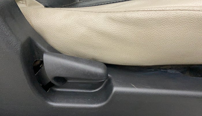 2017 Maruti Wagon R 1.0 VXI (O) AMT, Petrol, Automatic, 70,934 km, Driver Side Adjustment Panel