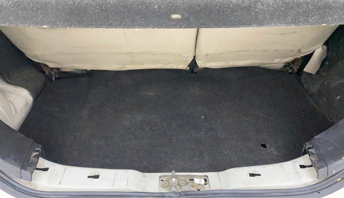 2017 Maruti Wagon R 1.0 VXI (O) AMT, Petrol, Automatic, 70,934 km, Boot Inside