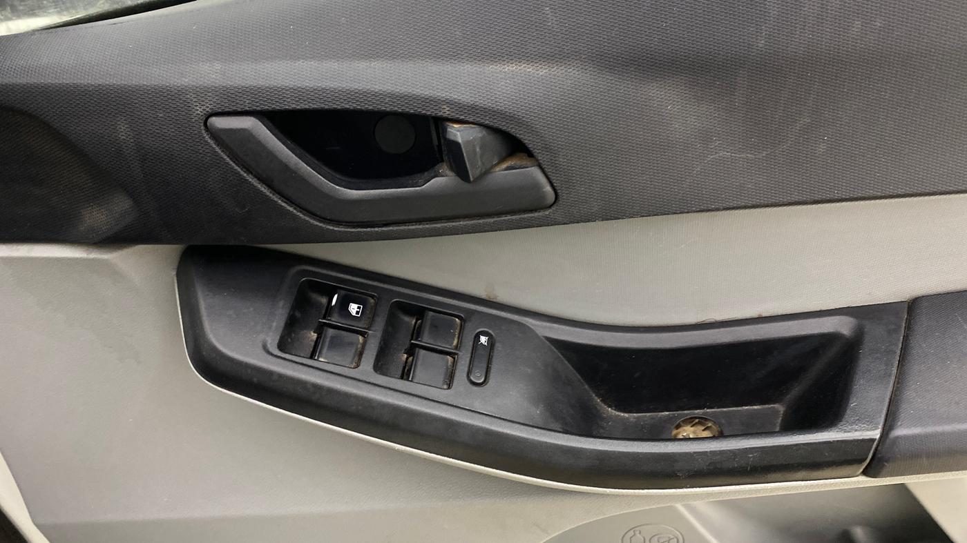 2023 Tata Tiago XT CNG, CNG, Manual, 84,865 km, Driver Side Door Panels Control