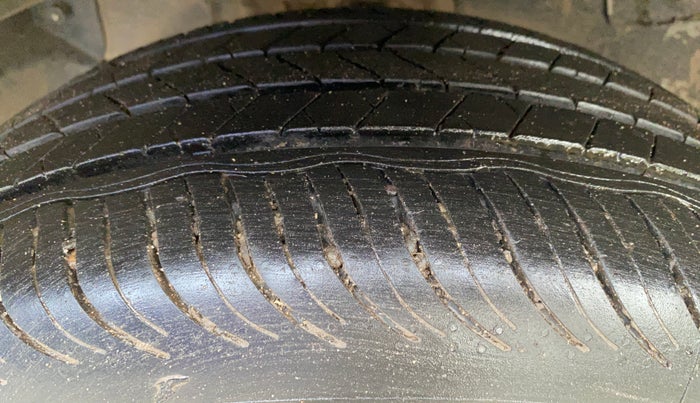 2018 Tata NEXON XZ PLUS PETROL DUAL TONE, Petrol, Manual, 86,988 km, Right Rear Tyre Tread