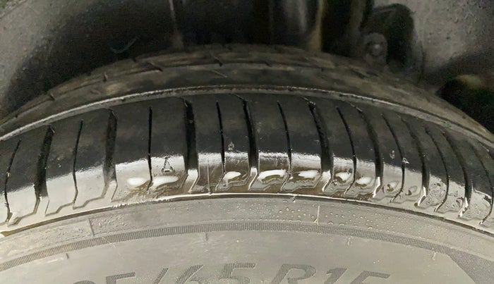 2014 Maruti Ertiga VXI ABS, Petrol, Manual, 50,906 km, Left Rear Tyre Tread