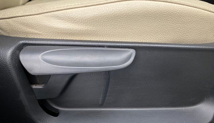 2018 Skoda Rapid Style 1.5 TDI AT, Diesel, Automatic, 82,091 km, Driver Side Adjustment Panel