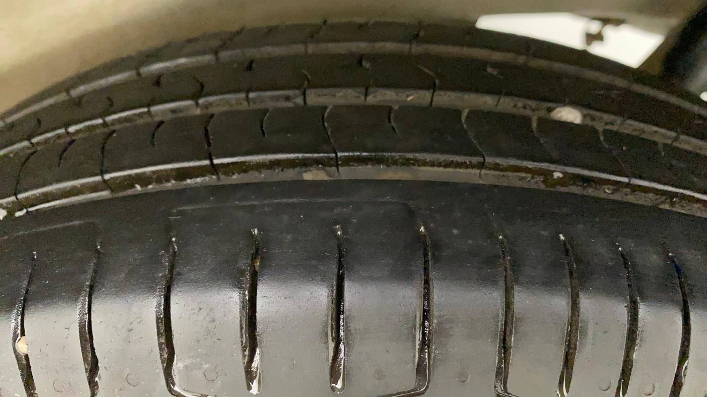 2018 Maruti Wagon R 1.0 LXI CNG, CNG, Manual, 78,223 km, Left Rear Tyre Tread