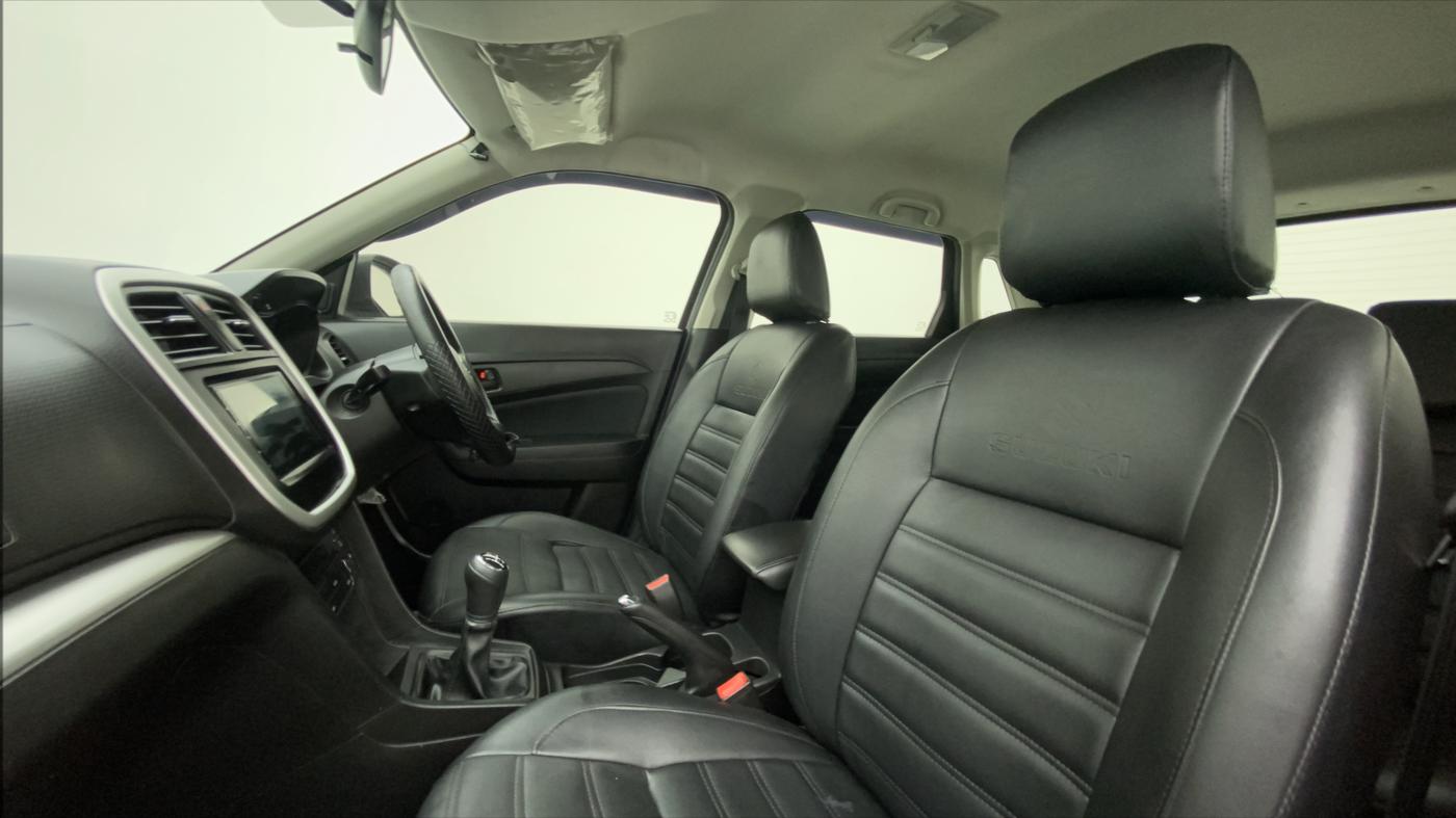 2022 Maruti Vitara Brezza VXI, Petrol, Manual, 31,020 km, Right Side Front Door Cabin