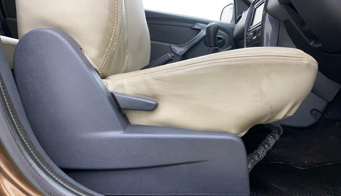 2014 Renault Duster RXE PETROL, Petrol, Manual, 57,039 km, Driver Side Adjustment Panel