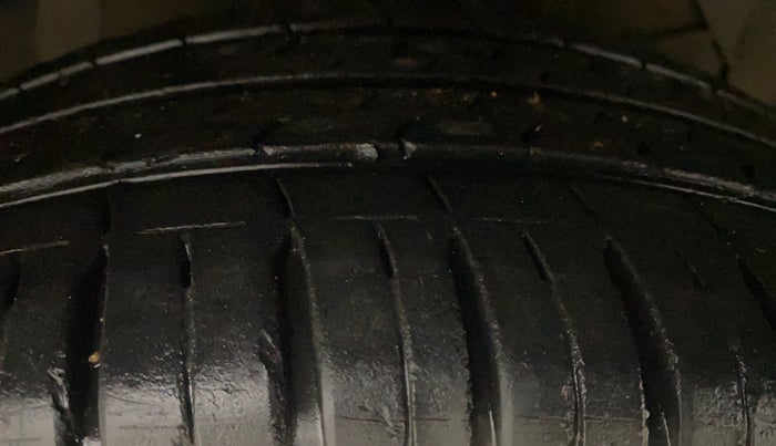 2021 Maruti S Cross ALPHA AT1.5, Petrol, Automatic, 66,815 km, Right Front Tyre Tread