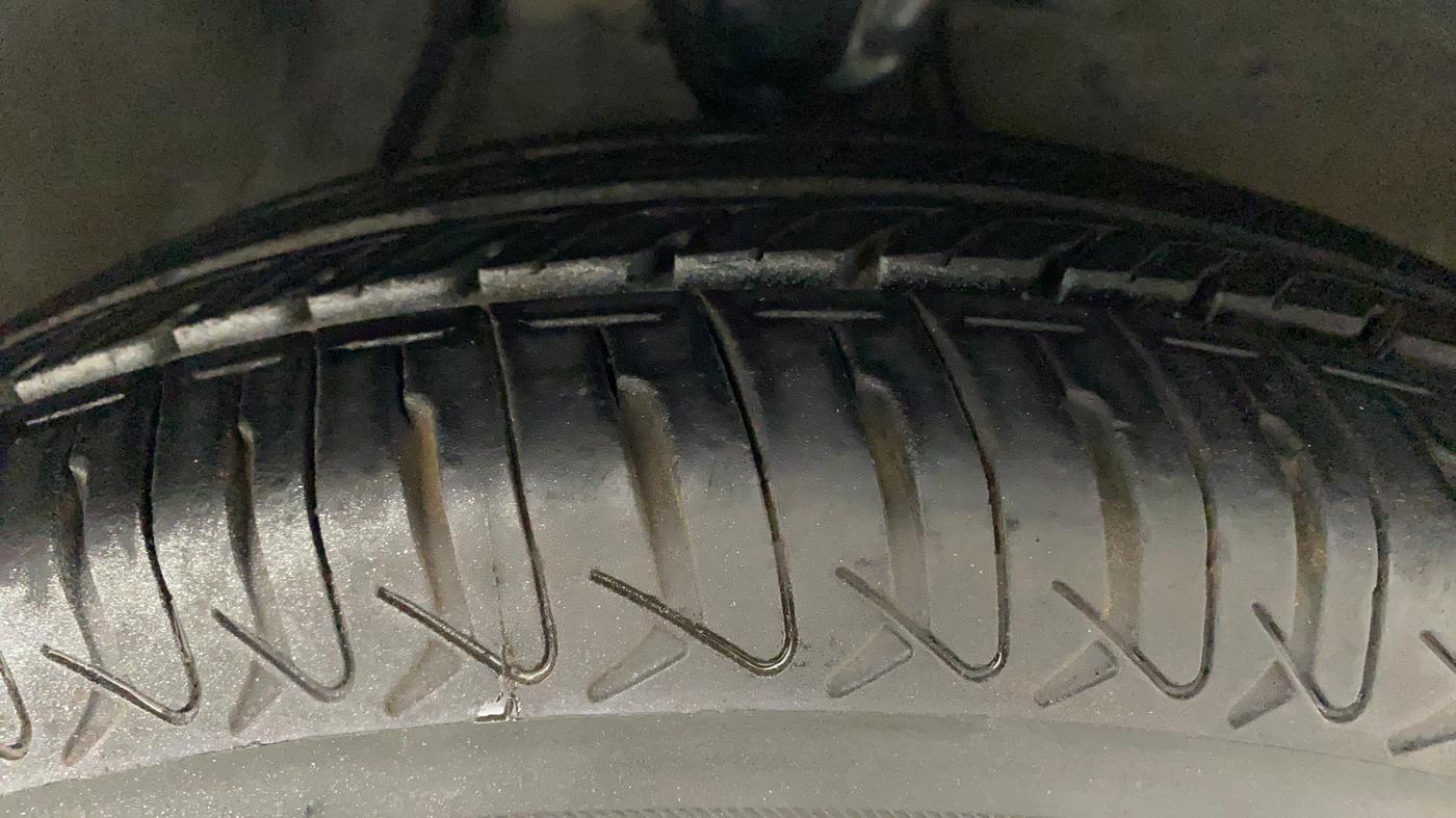 2013 Hyundai i10 ERA 1.1, Petrol, Manual, 58,240 km, Right Front Tyre Tread